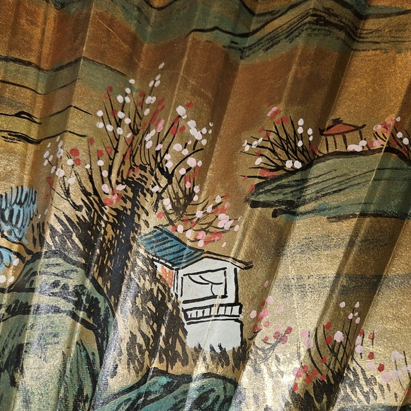 Vintage Large Handpaint Chinoiserie Gold Paper Fold Out Fan from the Philippines - Picture 8 of 16